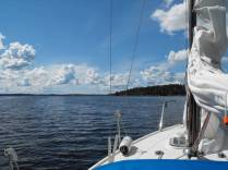 midsummer-sailing-lake-ekoln-sweden
